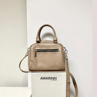 AWARINN ลดทันที 130.- ใส่โค้ด Code: AWRSP1K กระเป๋าสะพาย City bag Ep.2 / Size S (Black / Toffee) ลุคมินิมอล