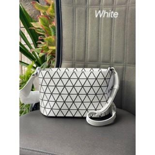 📮@1,990.-(White)🔥🔥Chinese New Year Sale 9 % +🚛 ส่งฟรี EMS 🚛🔥🔥💯BAO BAO ISSEY MIYAKE Crystal Shoulder Bag