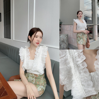 SLYQ BAROQUE RUFFLE LACE TOP &amp; BROCADE SHORTS SET เซตเสื้อแขนกุดลูกไม้แต่งระบายกับกางเกงขาสั้นผ้าทอลาย