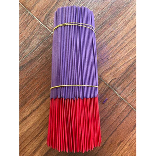 ธูปไหว้พระสีม่วงยาว 32 เซน ขนาด 1 kg มี 600-700 ก้าน พร้อมส่ง จุดติดง่าย