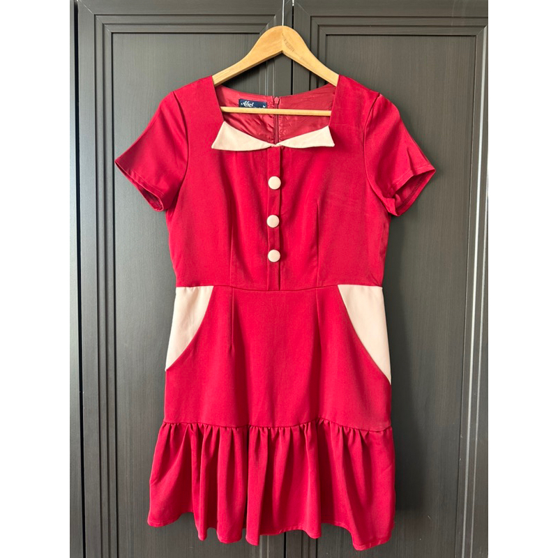 Alert เดรสแดง ชุดน่ารักมากค่ะ