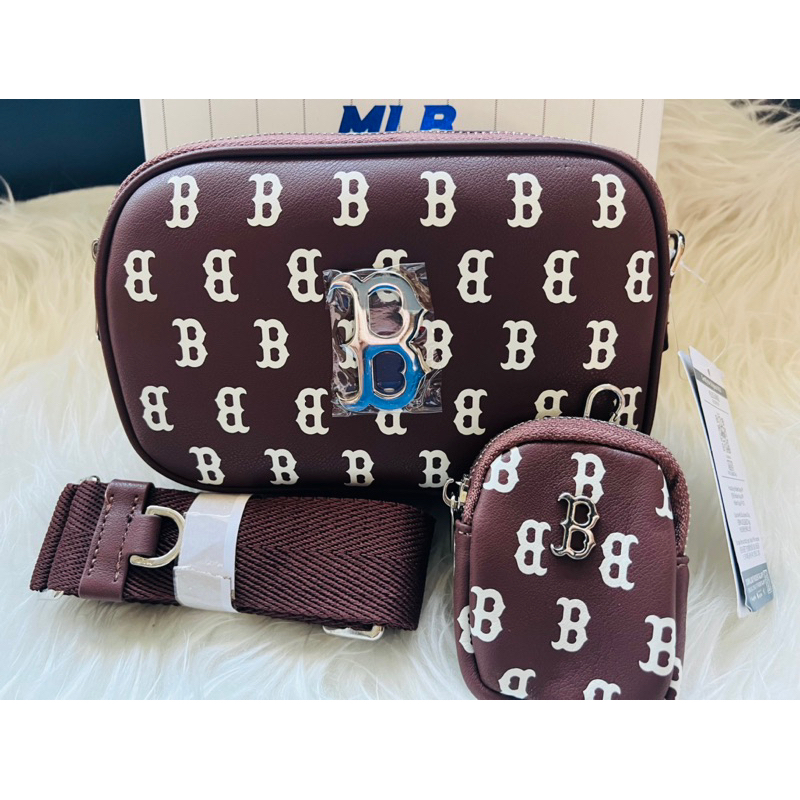 กระเป๋าสะพายข้าง MLB