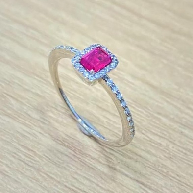 แหวนเพชร 18k (1.52g.) รุ่น R3317 Brilliance Jewelry