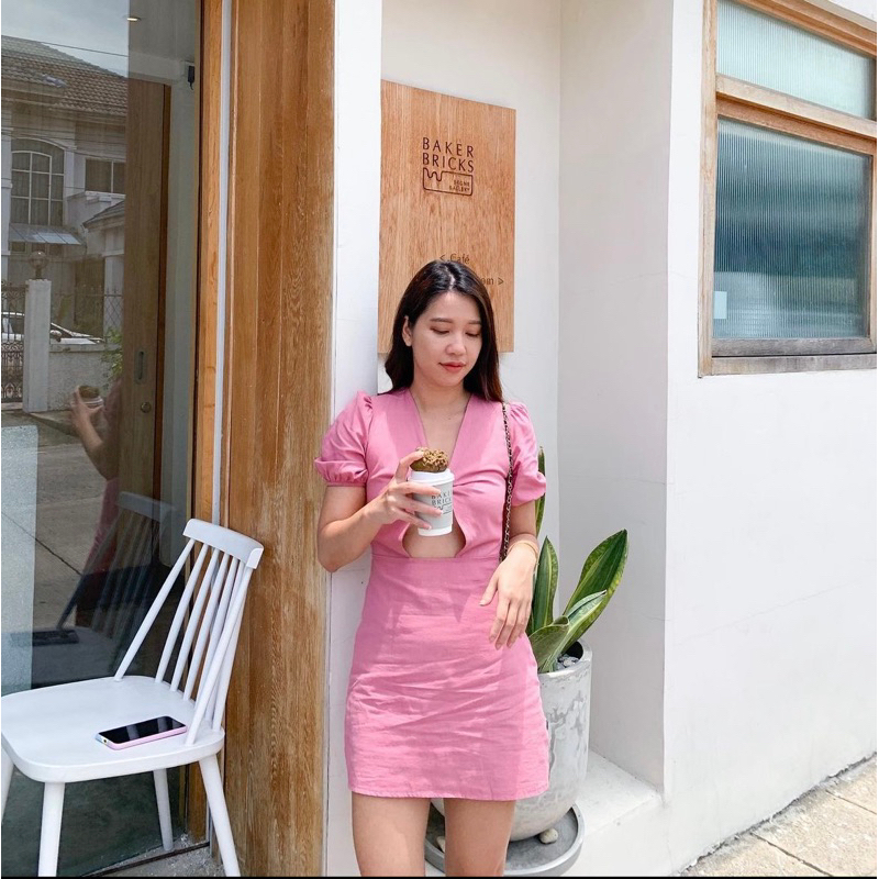 hofstore ชุดเดรสสั้น เดรสแฟชั่น เดรสชมพู