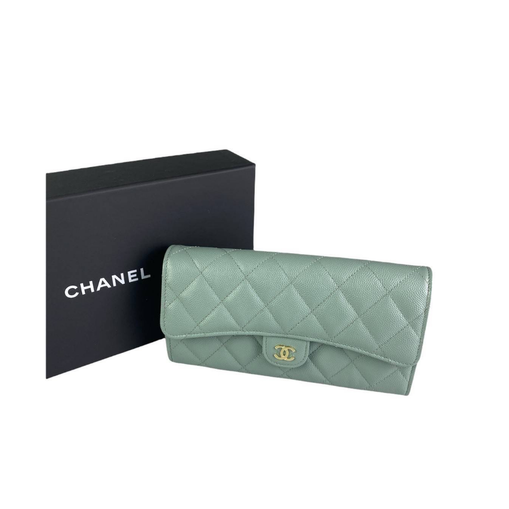 กระเป๋าสตางค์ผู้หญิงแบบยาว สีเขียว แบรนด์ Chanel รุ่น Sarah Long Wallet Caviar GHW