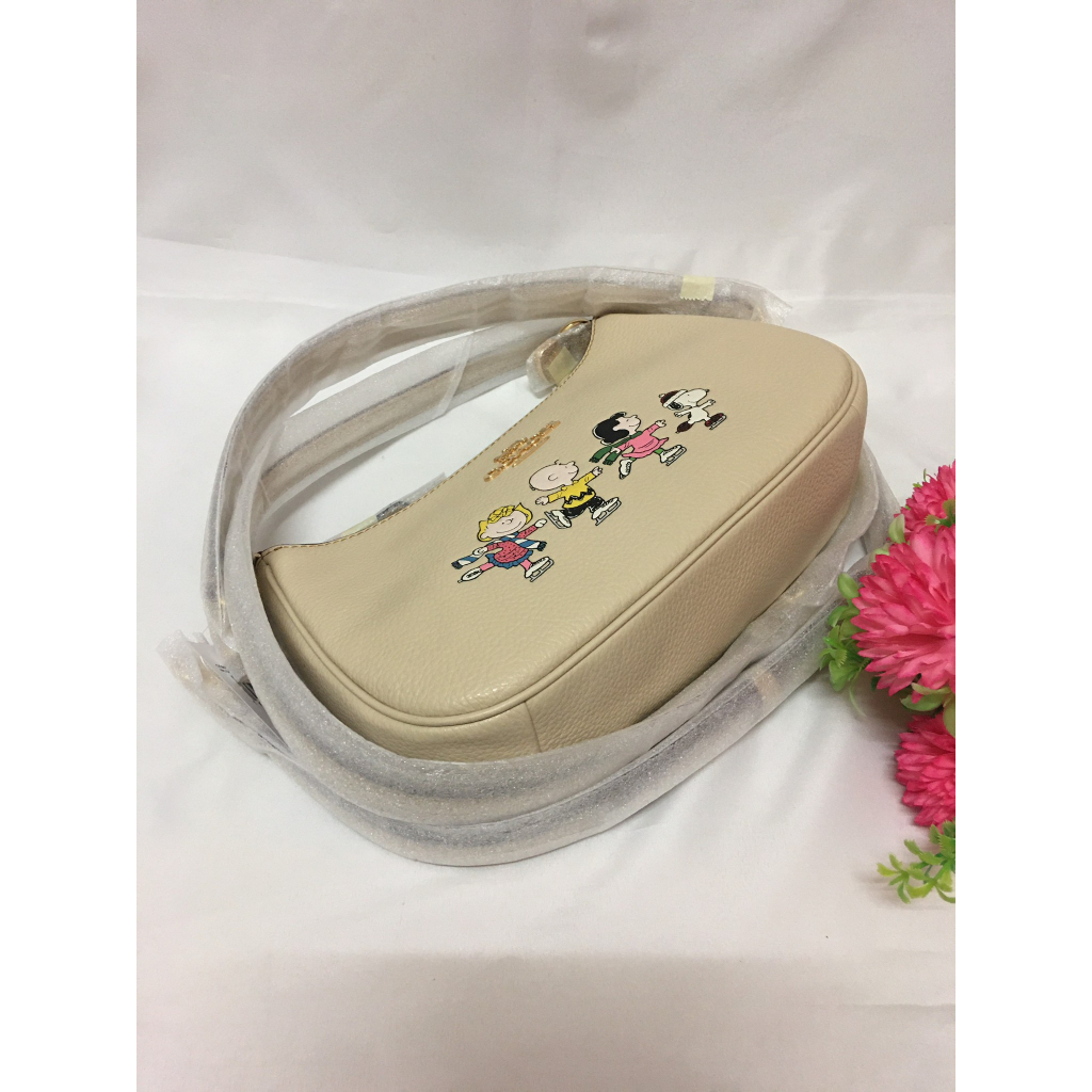 Coach แท้💯% พร้อมส่ง💕 COACH X PEANUTS TERI SHOULDER BAG WITH SNOOPY AND FRIENDS MOTIF