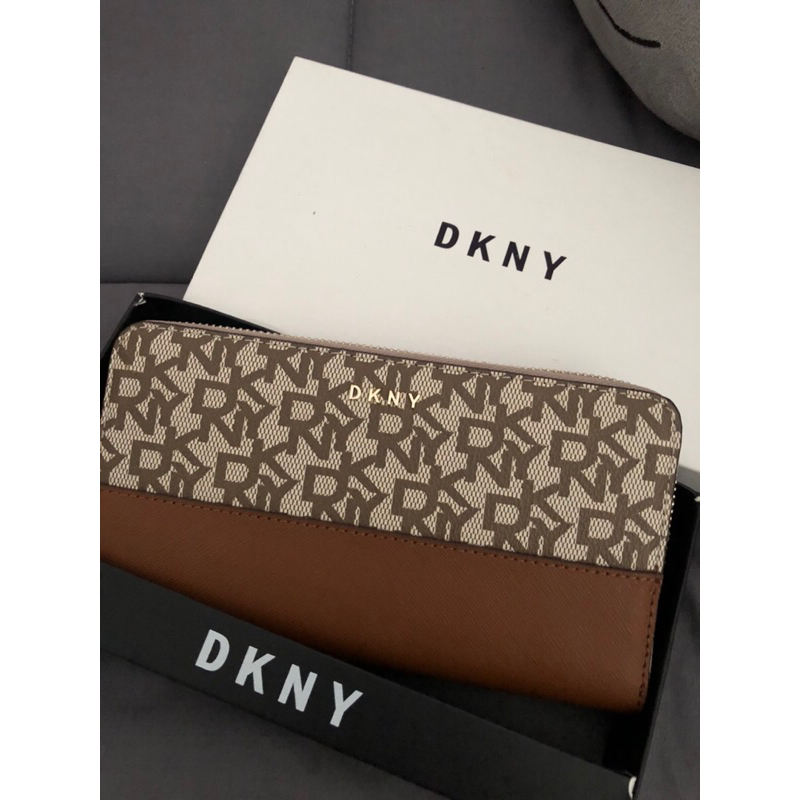 กระเป๋าสตางค์ DKNY ของแท้