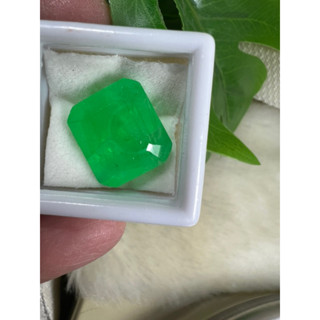 Green emerald lab created 21 carats 15.5x14mm 1 pieces