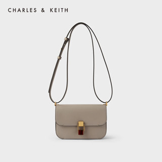 🔥พร้อมส่ง ของใหม่ แท้100%🔥CHARLES＆KEITH CK2-80671217 Womens agate buckle shoulder bag (Taupe)อ่านรายละเอียดก่อนสั่งซื้อ