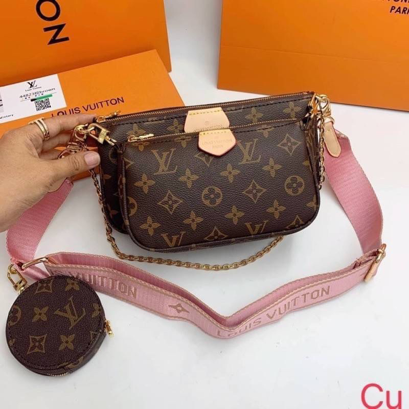 พร้อมส่ง กระเป๋า louis vuitton multi pochette accessoires  รุ่นญาญ่า