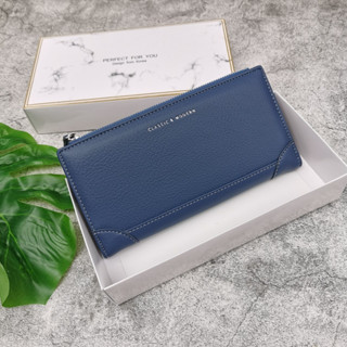 กระเป๋าสตางค์ผู้หญิงแบรนด์แท้ Classic 100%  ใบยาว  พร้อมกล่องแบรนด์  บางๆ มีช่องซิป และช่องใส่บัตร งานสวย หนังนิ่ม