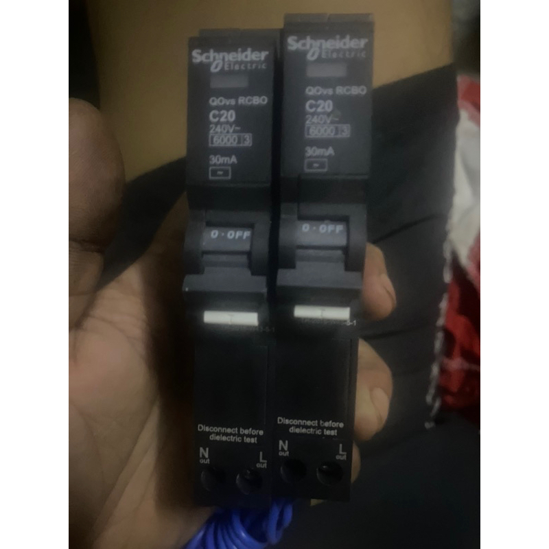 เบรกเกอร์กันดูด20แอมป์