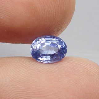 พลอย ไพลิน แซฟไฟร์ แท้ ธรรมชาติ ( Natural Sky Blue Sapphire ) หนัก 1.56 กะรัต ( Free Certificate )