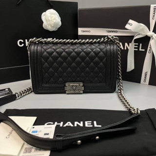 Chanel boy หนังเเท้ทั้งใบ Grad original  Size 25Cm  free box set