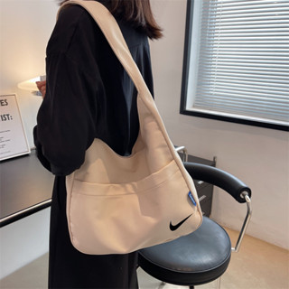 Nike คุณภาพสูงกระเป๋าสะพายไหล่ผ้าแคนวาสสไตล์เกาหลี Simple Tote Bag