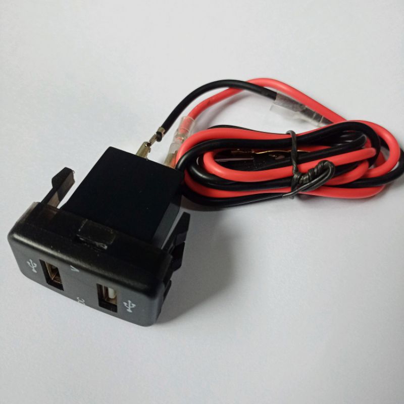 Dual USB Charger 4.2A พอร์ตชาร์จพร้อมโวลต์มิเgตอร์ DC 12v 24v สำหรับ โตโยต้า วีโก้ ฟอร์จูนเนอร์ toyota vigo / fortuner - รูปที่ 2