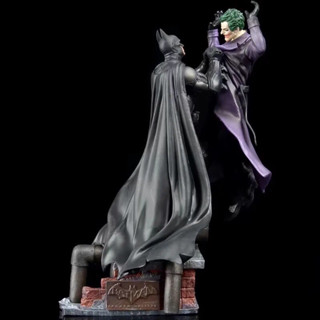 BATMAN Bruce Wayne VS Joker Arkham Origins DIORAMA PVC Figure With Base 28CM