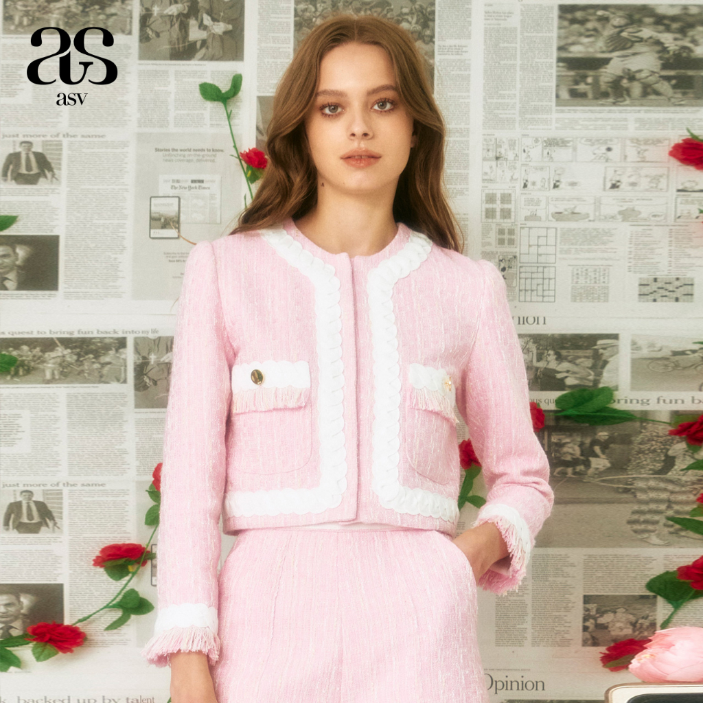 [asv rs23] Claire Cruz Cropped Jacket เสื้อแจ็คเก็ตผู้หญิง แขนยาว แต่งเทปปีเก้ แต่งกระเป๋าหน้า ชายแต่งพู่ ผ้าทวีต