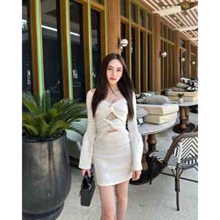 Jane Dress  เดรสระบายแขน