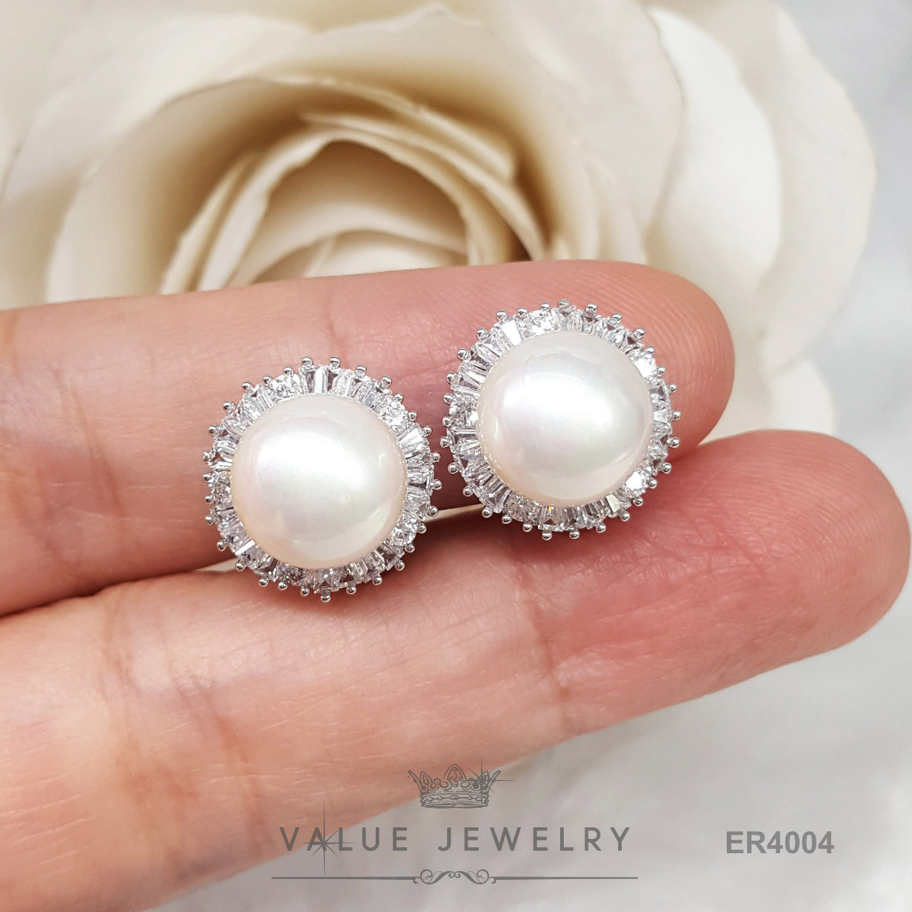 ต่างหูหนีบ ฝังคริสตัลทรงเพชรปริ้นเซส Princess Shape ล้อมไข่มุก ขนาด10มิล ต่างหู ตุ้มหู เครื่องประดับ ER4004 ValueJewelry - รูปที่ 2