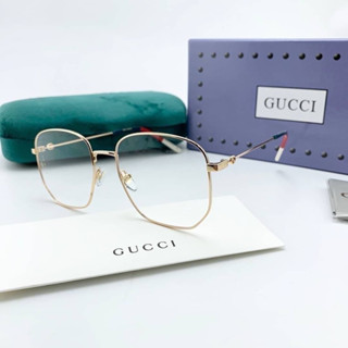 แว่น Gucci eyeglasses  เข้าง่ายกับทุกรูปหน้า ทรง aviator  * unisexนะคะ  ใส่ได้ ญ- ช มาพร้อมกล่อง Full Set Box