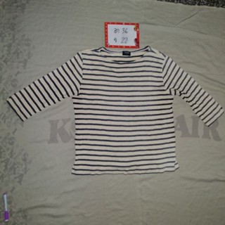 เสื้อยืด uniqlo ลายทาง มือสอง สภาพ 80% size L