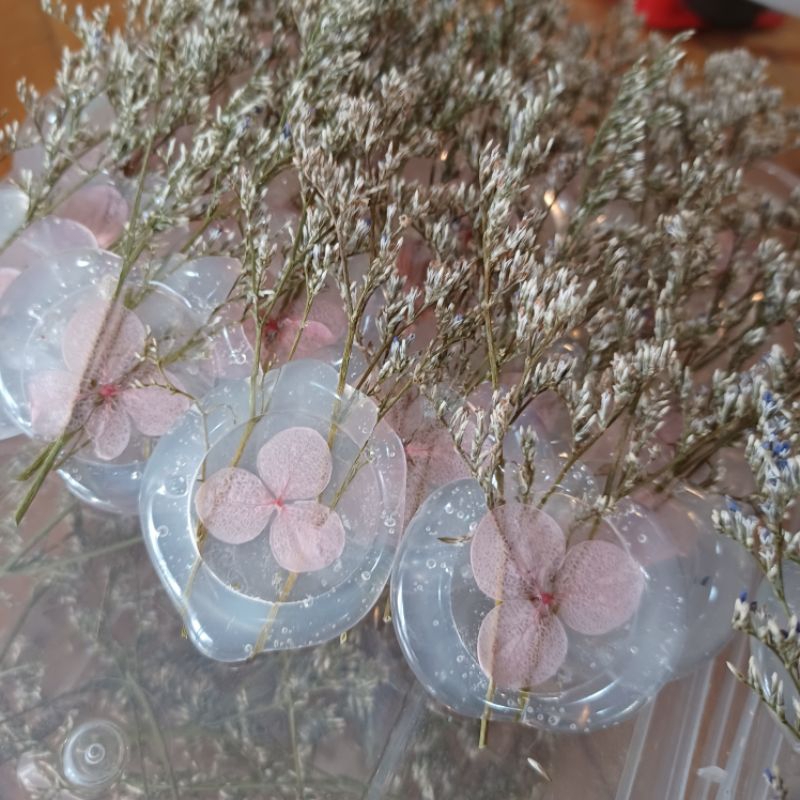 ตราประทับครั่งแบบสำเร็จ สีใส ประดับดอกไฮเดรนเยีย และกิ่งแคสเปีย 5 ชิ้น 30 บาท - รูปที่ 4