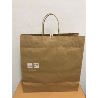 ถุงกระดาษ Uniqlo ส่งต่อ 15x38.5x38.5cm