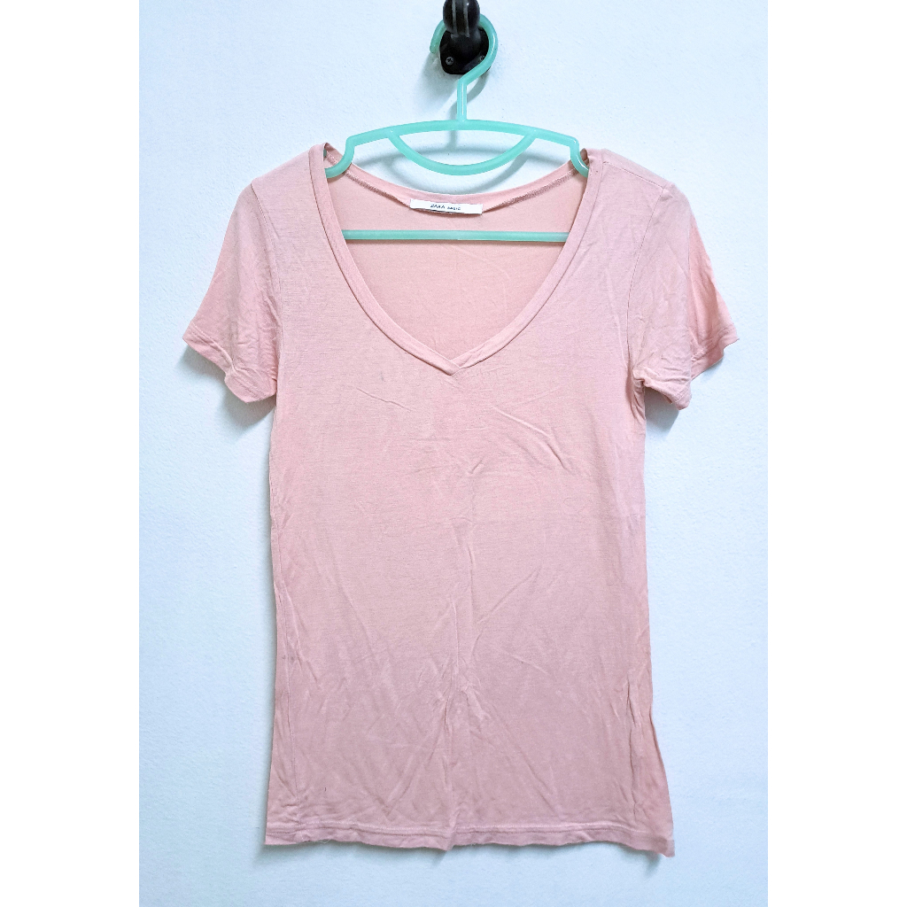 (มือ2) ZARA BASIC เสื้อยืดสีชมพูโอรส คอวีกว้าง