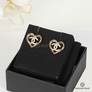 NEW CHANEL EARRING CC WITH HEART 1.5