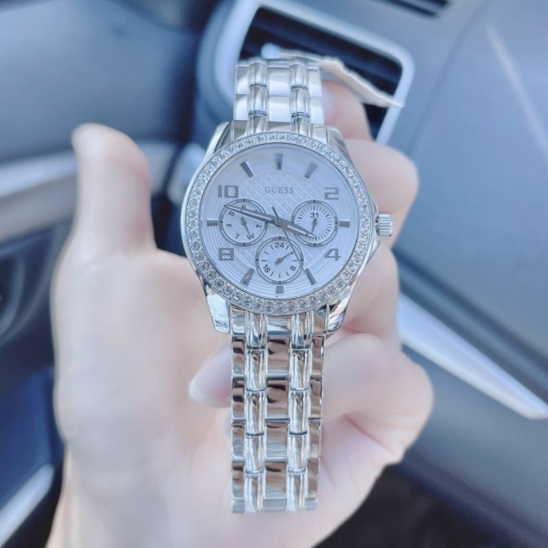 นาฬิกาข้อมือผู้หญิง เรือนสีเงินGuess analog silver dial women's watch U0403l1