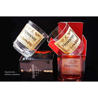 แก้วตัดจากขวด ลาย Hennessy VS งานสวย หรูหรา ขนาด 200 ml.