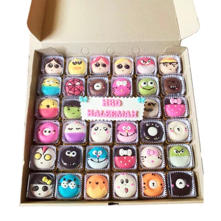 โดนัท Set วันเกิด 36 ชิ้น (แยกชิ้น ฐานสีทอง) กดสั่งซื้อทักบอกชื่อในข้อความ