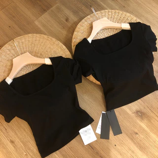 PX เสื้อครอปแขนสั้น เสื้อเข้ารูปผู้หญิง ทรงเข้ารูป คอเหลี่ยม กระชับ ผ้านิ่มใส่สบาย