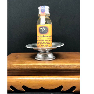 น้ำมันจันทน์หอม น้ำมันไม้จันทน์หอมแท้อินเดีย ขนาด 15 ml. - Authentic Indian Sandalwood Oil Size 15 ml.