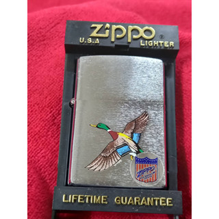 ZIPPO ANIMAL SERIES ผลิตปี1991 สีเงิน ผิวโครเมี่ยมขัดด้าน ลายแบบสกรีนรูปนกเป็ดน้ำ  ของใหม่ไม่ผ่านการใช้งาน เก็บเก่า