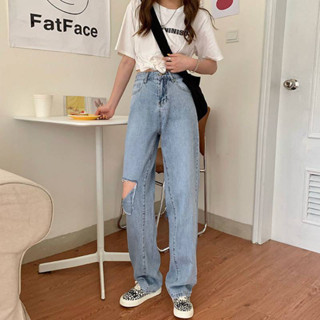 👖👖💕💕รหัส#3331👖กางเกงยีนส์ขากระบอก ดีเทลแต่งขาดด้านหน้าและหลังเอวสูง