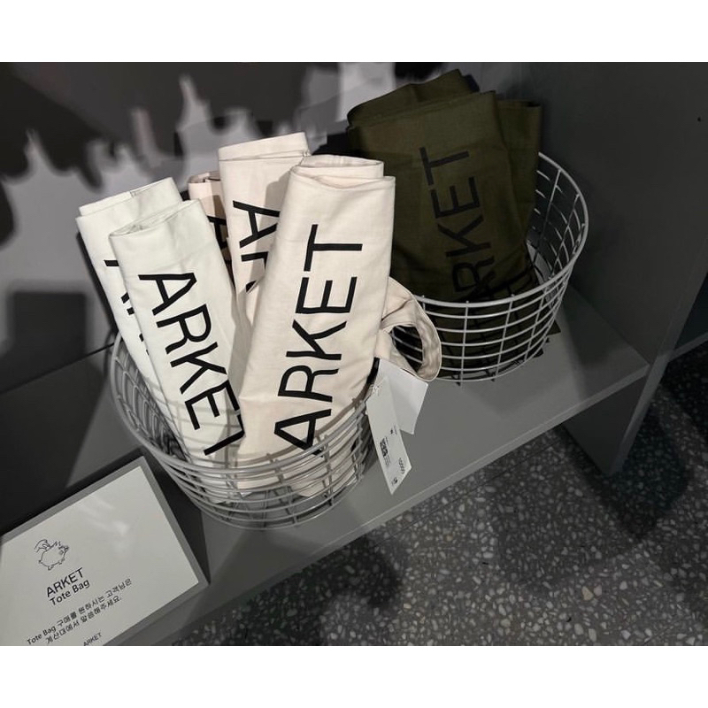 พร้อมส่งในไทย กระเป๋าผ้า Arket Tote Bag