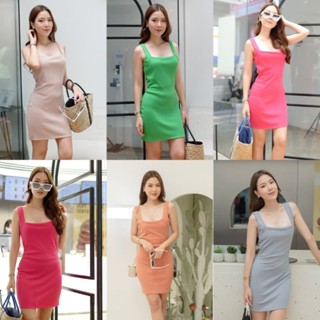 ชุดเดรส เดรสคอเหลี่ยมผ้าร่อง ทรงสวยเข้ารูป ไม่สะ้นเกินไป