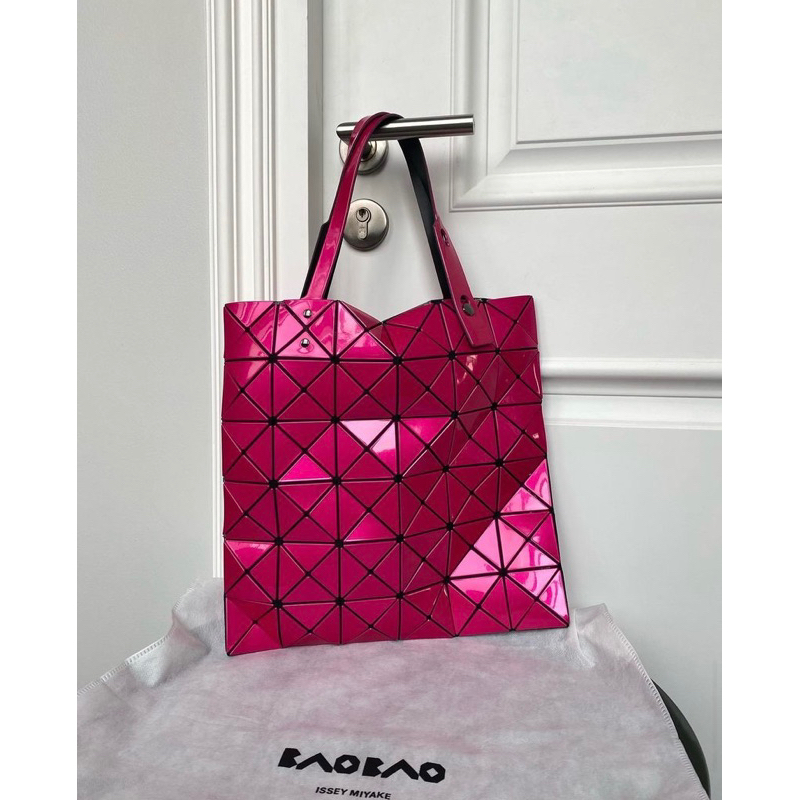 Used like good Bao Bao Issey Miyake Lucent W Color Tote Bag ปี2018