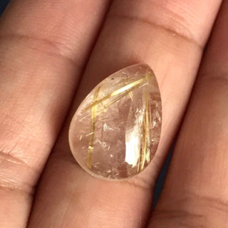 9.13 CT. พลอยไหมทอง หลังเบี้ย NATURAL COLORLESS WITH RUTILE QUARTZ AFRICA OVAL CABOCHON