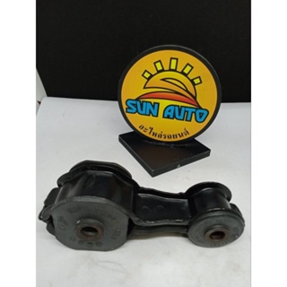 ยางหิ้วเครื่อง บู๊ชแท่นเครื่องพร้อมขา   หน้า สั้น  NISSAN FF B.11  POP. 11350 01A04.ราคา250  บาท