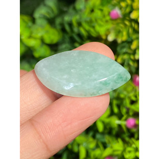 หยกพม่าเจียรนัย (Burmese jade ) 30.26 กะรัต หยกพม่า (jadeite)