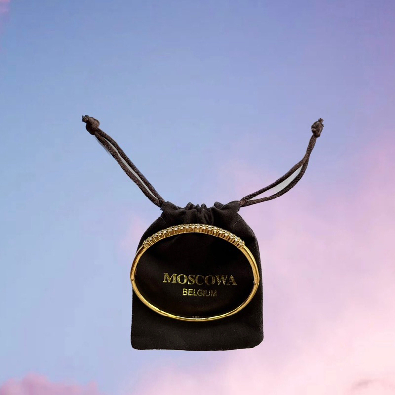 สร้อยข้อมือ moscowa ด้านหน้าล้อมเพชร