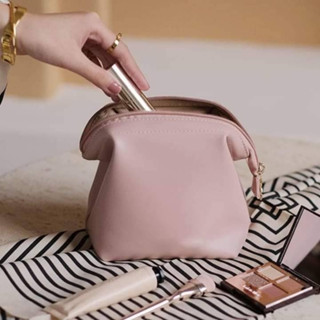 💗กระเป๋าใส่เครื่องสำอาง 💗สีคุณหนูมาก พกพาง่ายค่ะ ใส่ครีมบำรุงหน้าต่างๆได้หมด ขนาด10*14*15cm. 2สี ครีม ชมพู