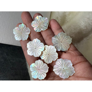 25mm Natural pearl flower 1 pieces