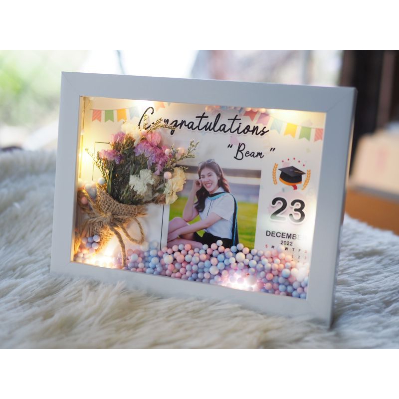 รูปพร้อมกรอบติดไฟใส่ช่อดอกไม้ กรอบทรงลึก 2 ซม. รูปที่ 7