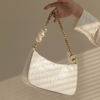 [พร้อมส่ง] Pearl Bag กระเป๋าสายโซ่ กระเป๋าออกงาน ประดับมุก มี 2 สีให้เลือก สีขาว/สีเขียว