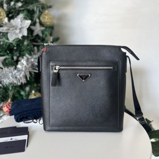 กระเป๋าสะพายชาย Prada saffiano leather shoulder bag