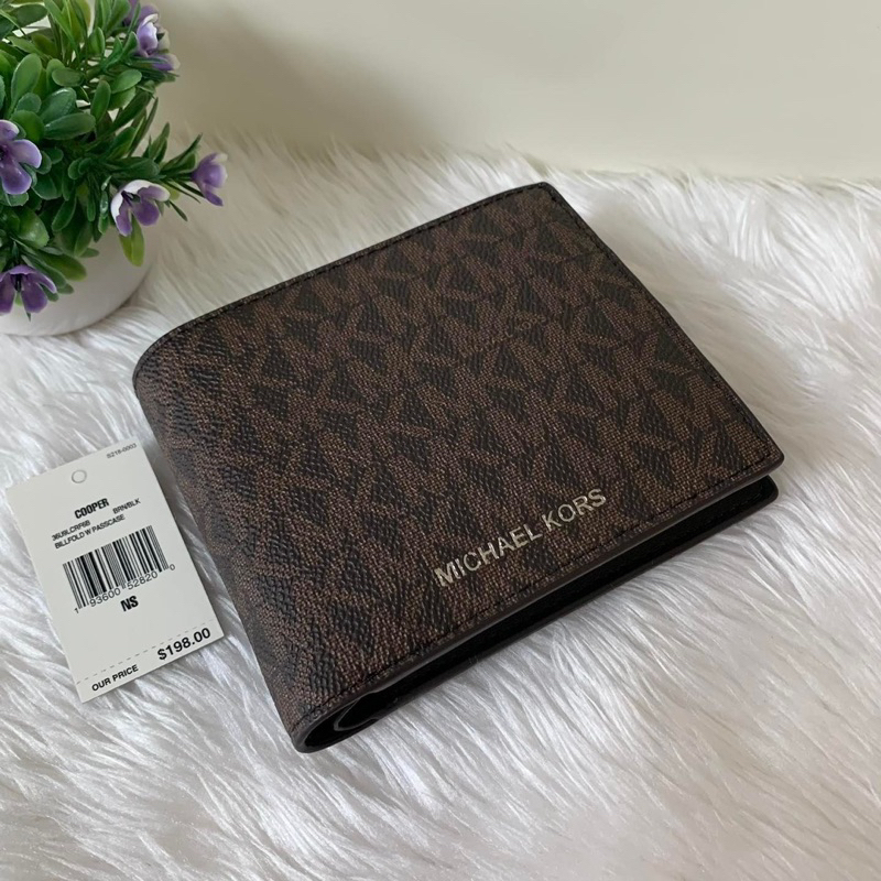 [[พร้อมส่ง📦แท้💯%]] Michael Kors Cooper Billfold Wallet With Passcase  สี Brown x Black 36U9LCRF6B